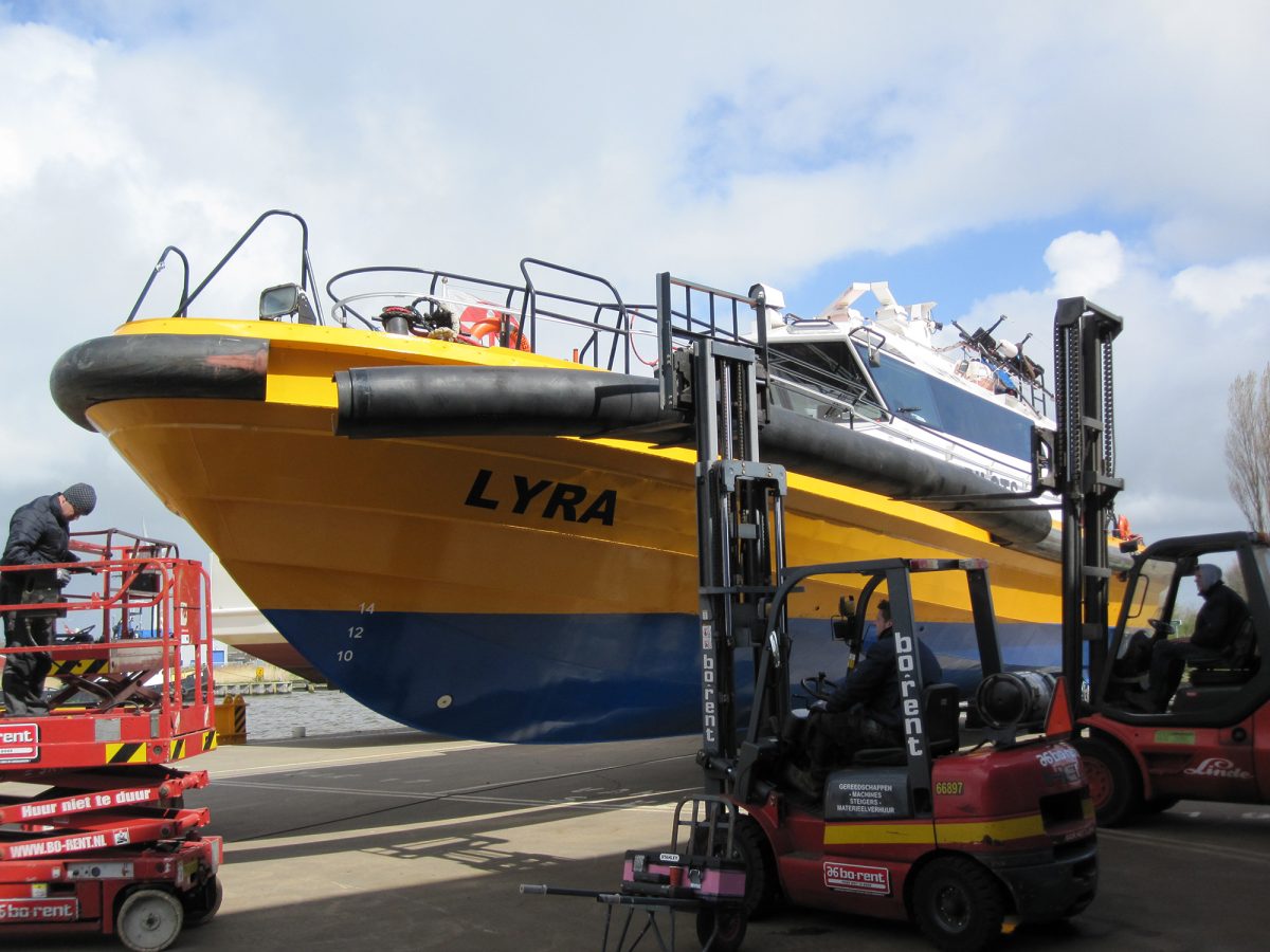 Lyra - Mounting of fenders