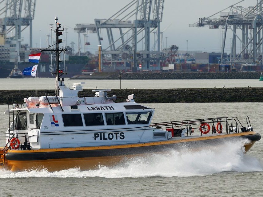Pilot-vessel-Lesath
